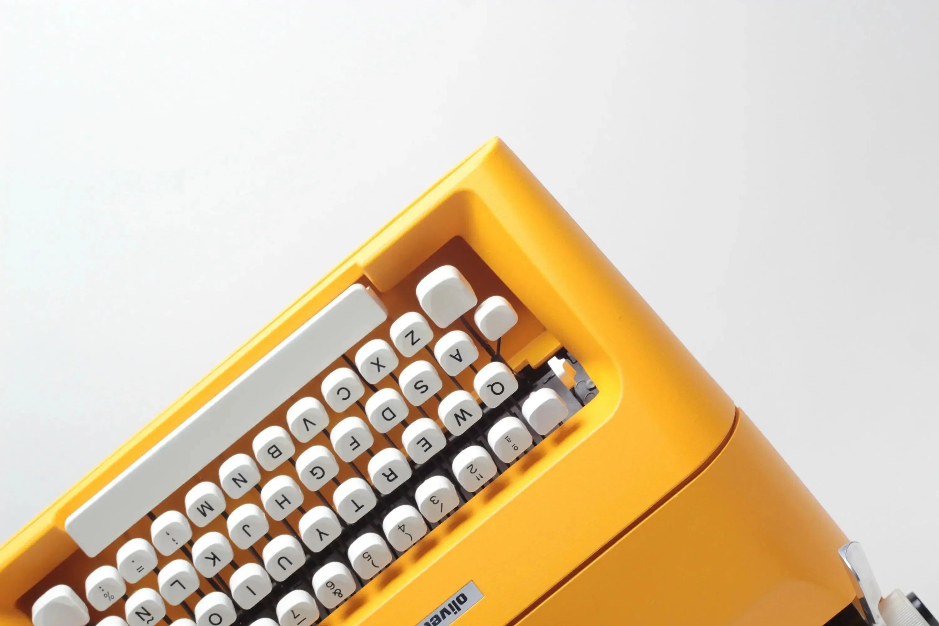 Iconic Olivetti Lettera 35 Yellow Vintage, Manual Typewriter