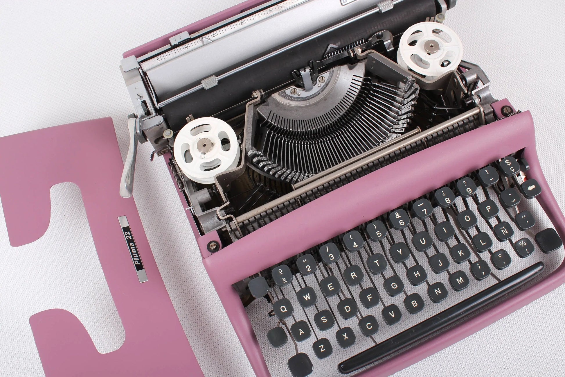 Olivetti Pluma 22 Pink Typewriter, Vintage, Mint Condition, Manual Portable, Professionally Serviced by Typewriter.Company - ElGranero Typewriter.Company