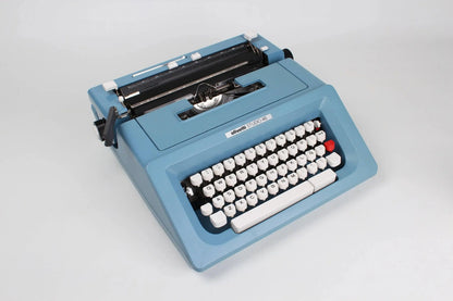 Olivetti Studio 46 Azul, Máquina de Escribir Manual Vintage, Restaurada - ElGranero Typewriter.Company