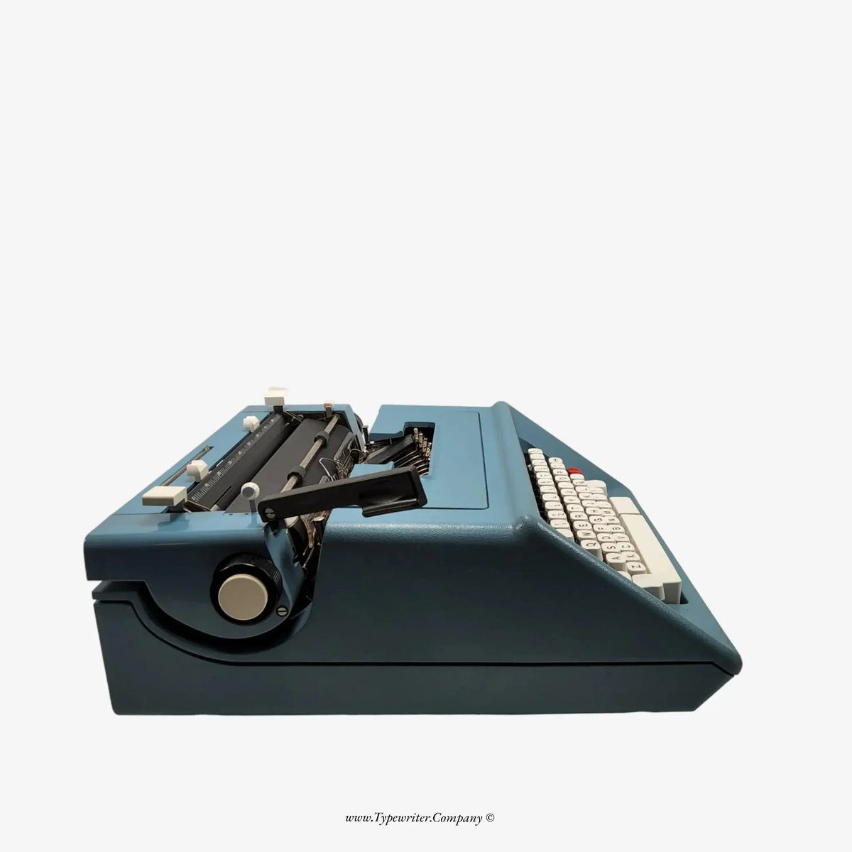 Olivetti Studio 46 Typewriter, Vintage Manual, Refurbished, QWERTY Olivetti Studio 46 Typewriter, Vintage Manual, Refurbished, QWERTY