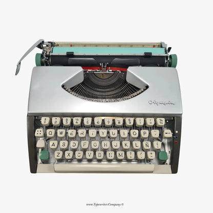 Olympia SF Typewriter, Silver, QWERTY Keyboard, Refurbished - ElGranero Typewriter.Company
