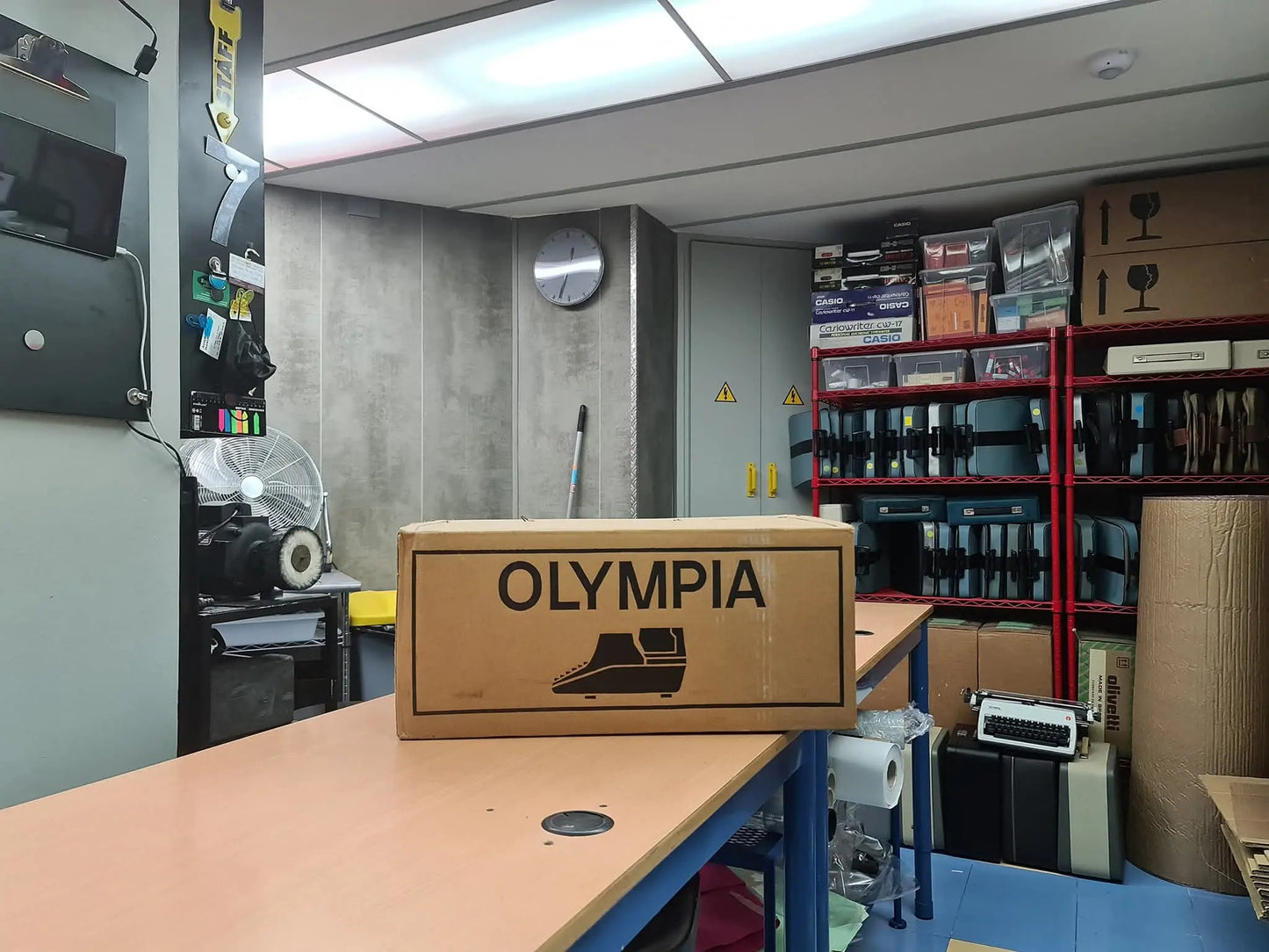 Olympia SG 3 Typewriter, carriage A3, manual BRAND NEW - ElGranero Typewriter.Company