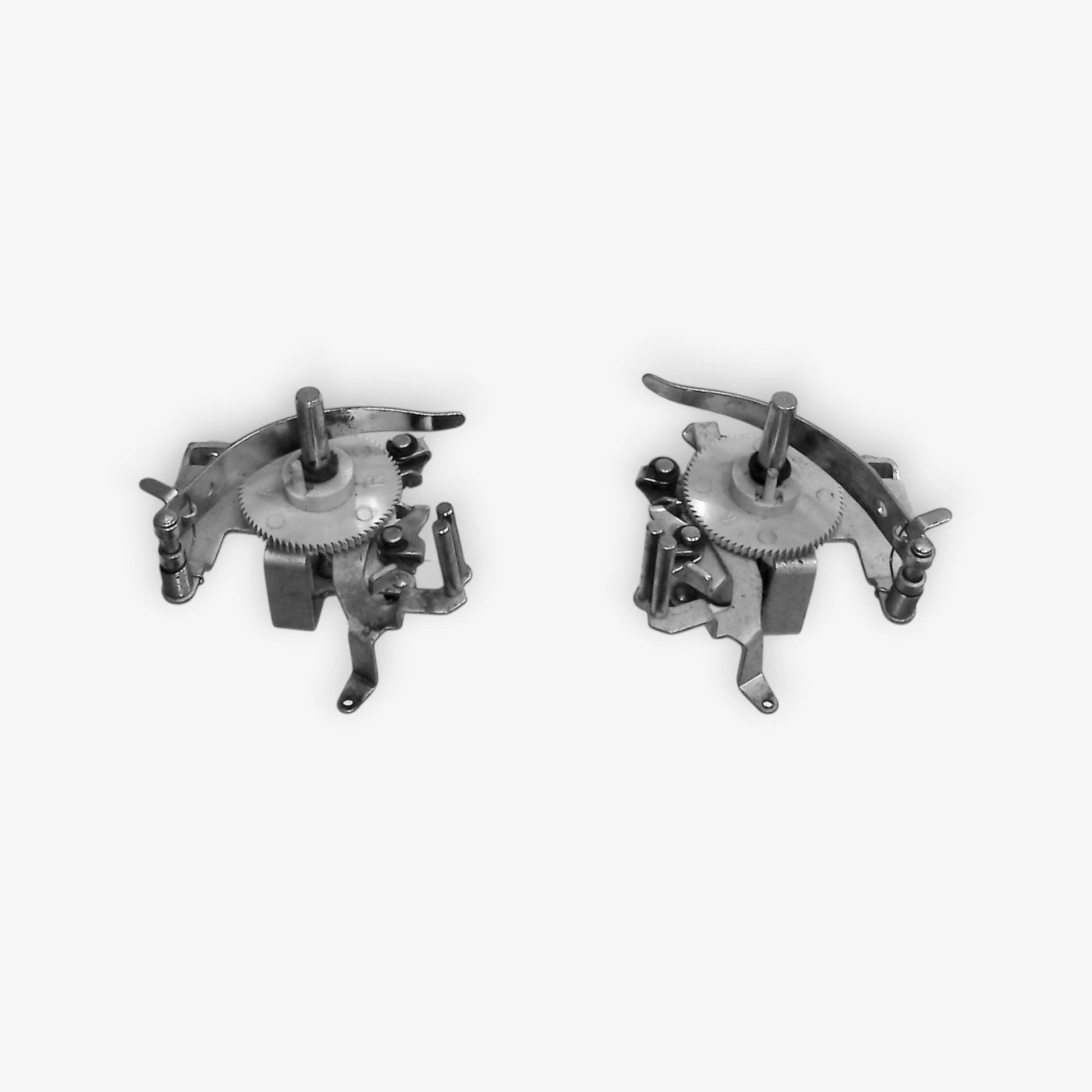 Olympia SM3 Left and Right Spool Shaft, Typewriter Spare Parts - ElGranero Typewriter.Company