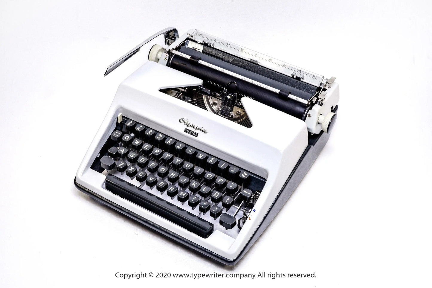 Olympia SM8 White Typewriter, Vintage, Mint Condition, Manual Portable, Professionally Serviced by Typewriter.Company - ElGranero Typewriter.Company