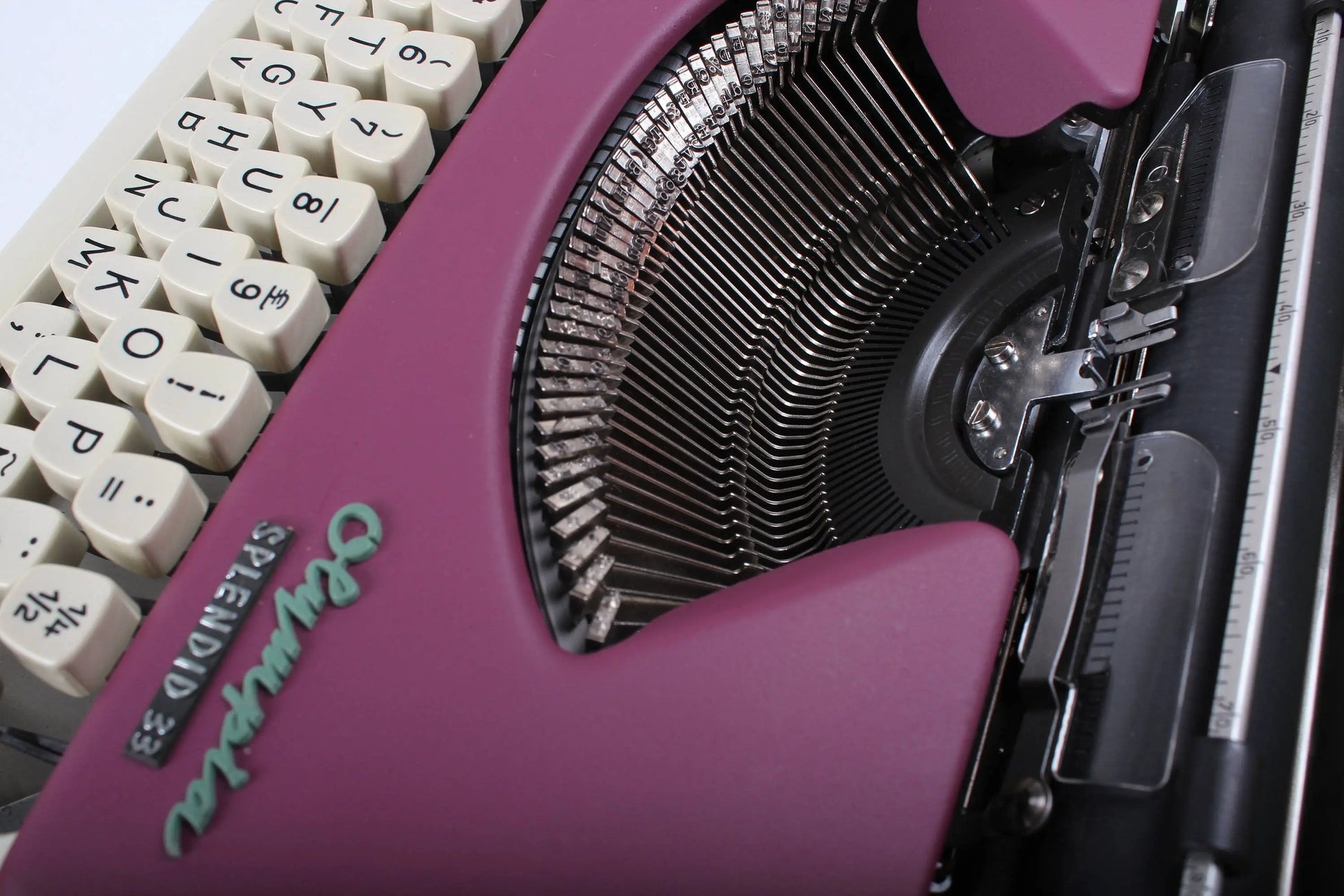 Olympia Splendid 33 Burgundy & Cream, Vintage, Mint Condition, Manual Portable, Professionally Serviced by Typewriter.Company - ElGranero Typewriter.Company