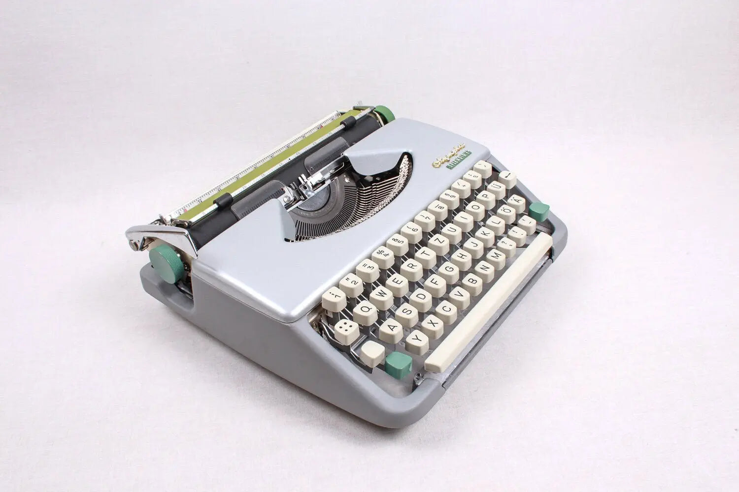 Olympia Splendid 33 Pastel Typewriter, Vintage, Mint Condition, Manual Portable, Professionally Serviced by Typewriter.Company - ElGranero Typewriter.Company