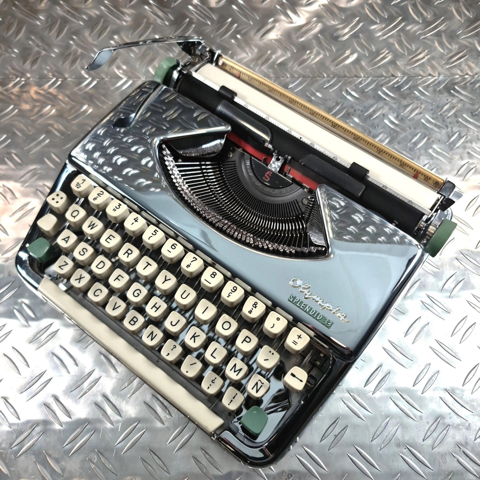 Olympia Splendid 33, Custom Black & Silver Manual Vintage Typewriter, Serviced (Copy) ElGranero Typewriter.Company