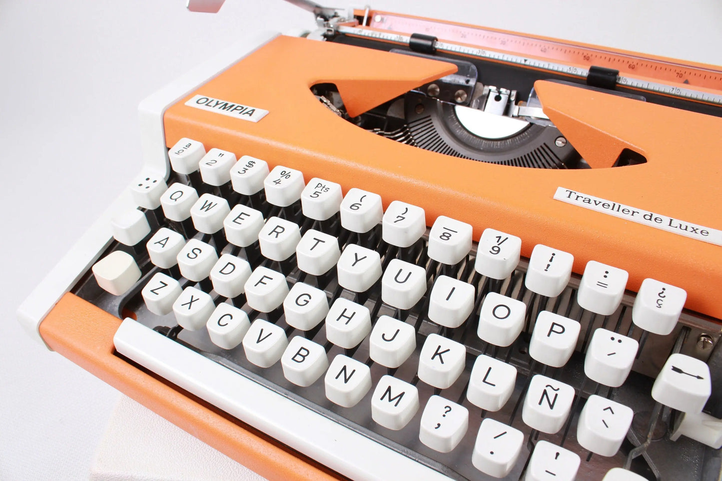 Olympia Traveller De Luxe Orange Typewriter, Vintage, Manual Portable, Professionally Serviced by Typewriter.Company - ElGranero Typewriter.Company