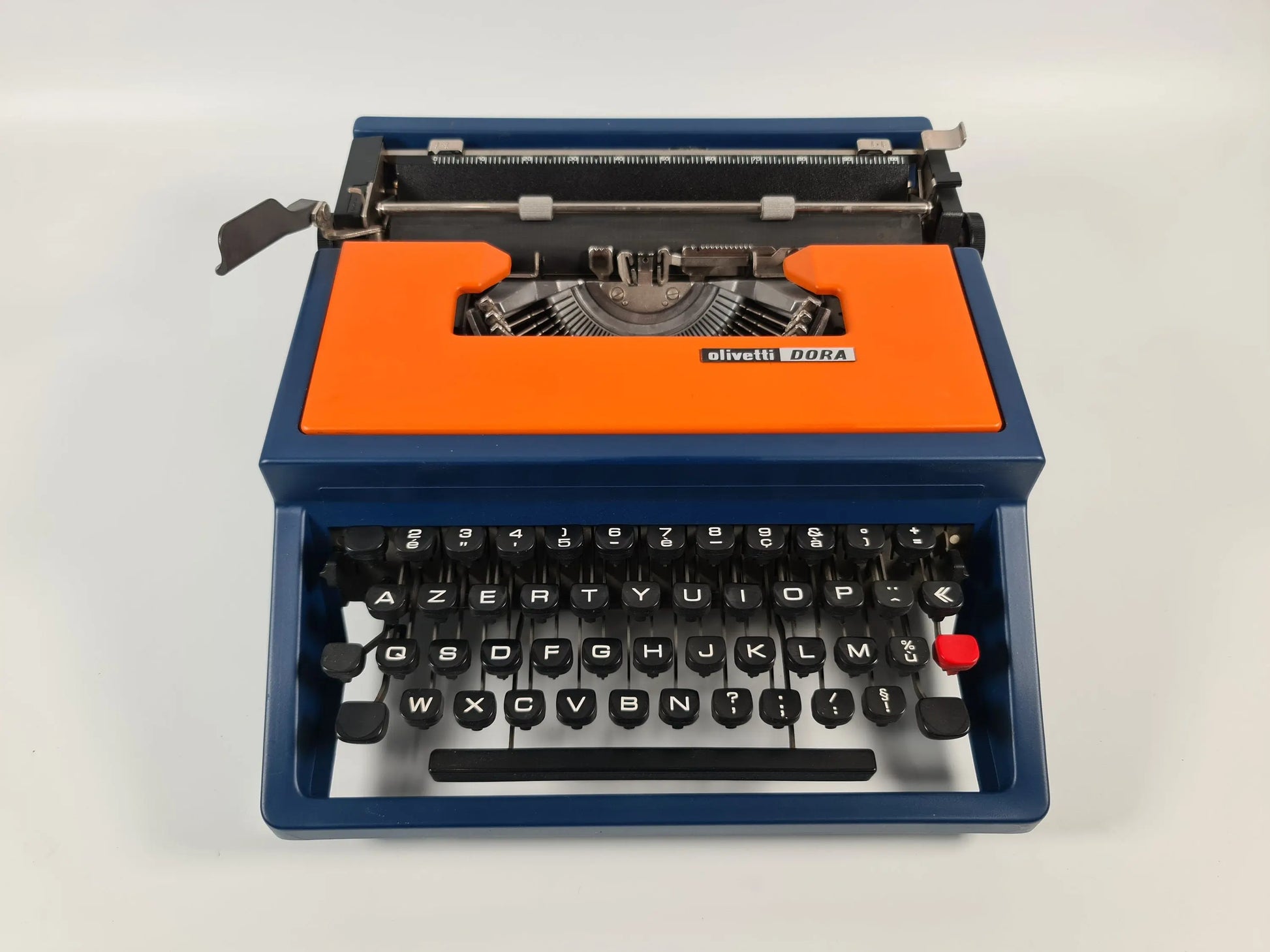 SALE! - Olivetti Lettera 31 Blue/Orange Typewriter, Vintage, Professionally Serviced - ElGranero Typewriter.Company