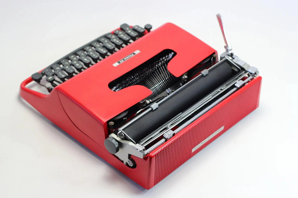 SOLD! Olivetti Pluma 22 Red, Vintage Manual Typewriter, Restored - ElGranero Typewriter.Company