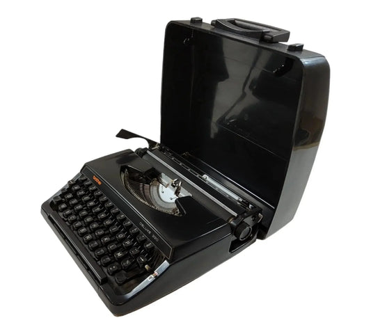 Brother DeLuxe 220, Black Manual Vintage Typewriter, Serviced - ElGranero Typewriter.Company