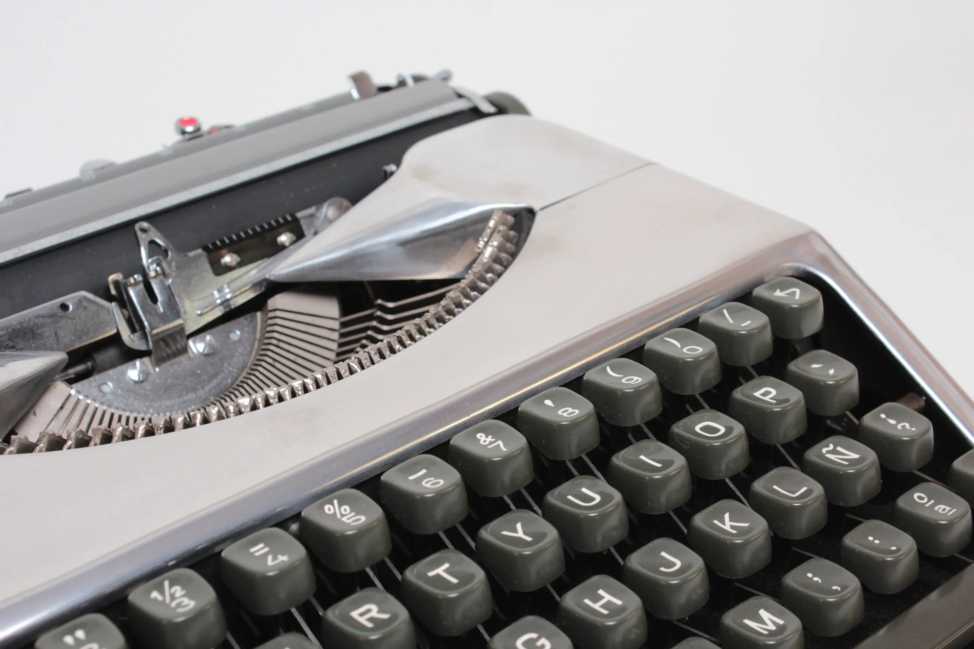 SALE! - Limited Edition Hermes Baby Polished Silver Typewriter, Vintage, Professionally Serviced - ElGranero Typewriter.Company