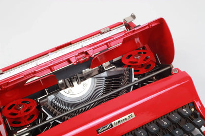Olivetti Lettera 32 Rojo Brillante Máquina de Escribir Manual Vintage, Restaurada - ElGranero Typewriter.Company