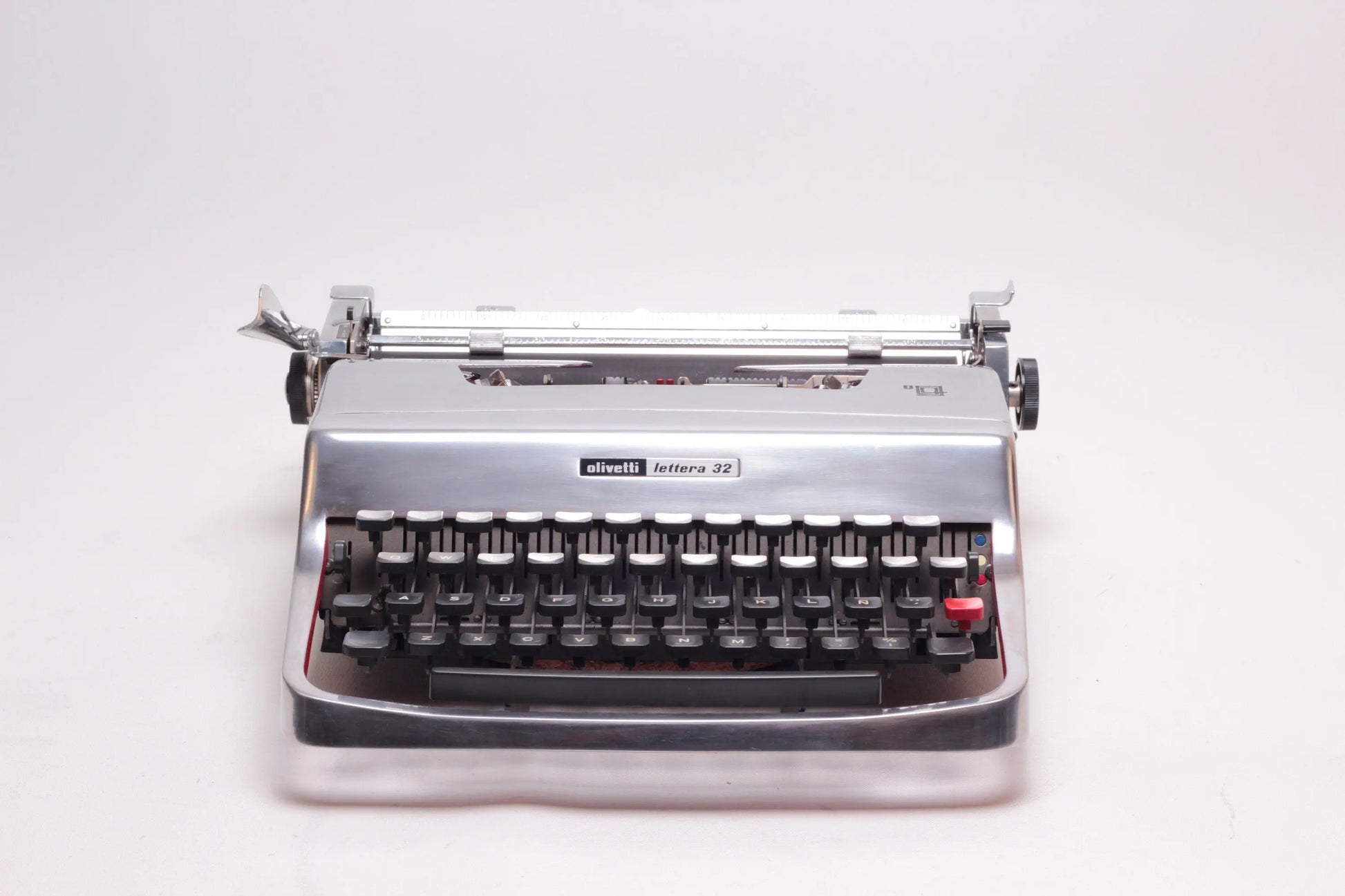 SALE! - Limited Edition Olivetti Lettera 32 "Chrome" Aluminum Typewriter, Vintage, Professionally Serviced - ElGranero Typewriter.Company