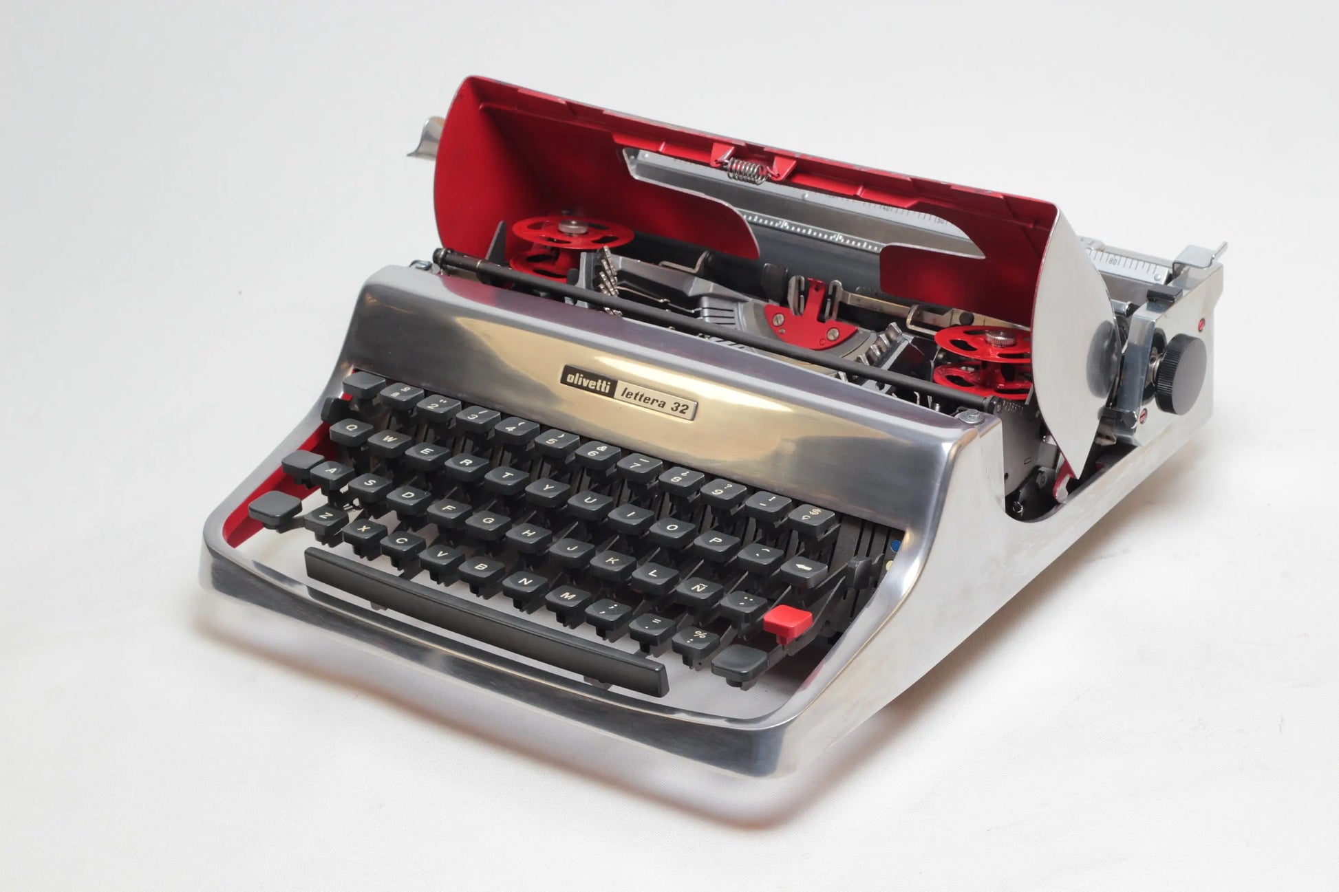 SALE! - Limited Edition Olivetti Lettera 32 "Chrome" Aluminum Typewriter, Vintage, Professionally Serviced - ElGranero Typewriter.Company