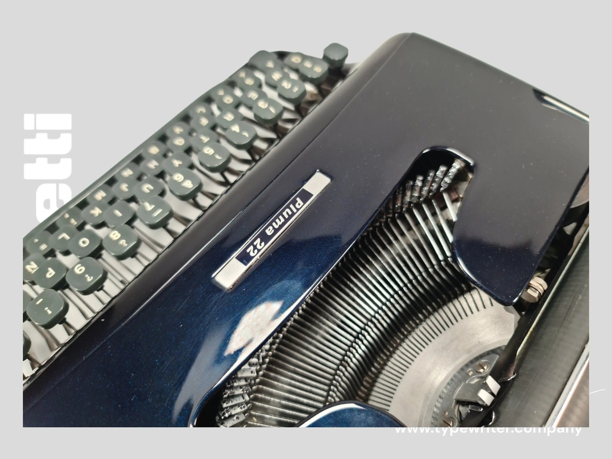 SALE! - Limited Edition Olivetti Pluma 22 Navy Blue Typewriter, Vintage, Professionally Serviced - ElGranero Typewriter.Company