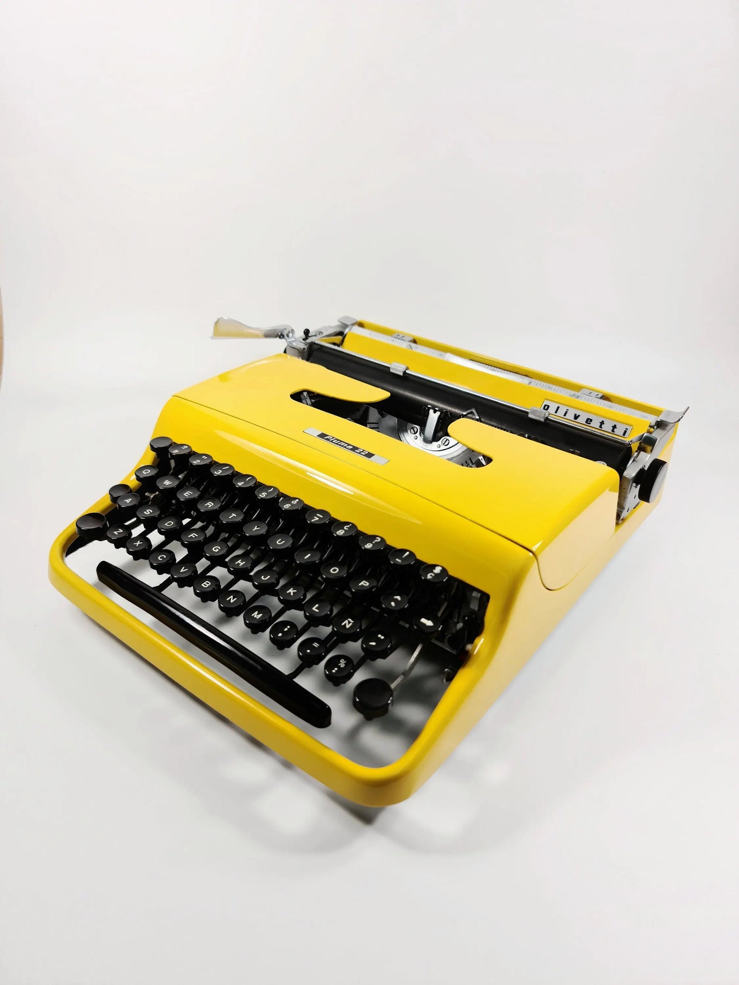 SALE! - Limited Edition Olivetti Pluma 22 Yellow Typewriter, Vintage, Mint Condition, Professionally Serviced - ElGranero Typewriter.Company