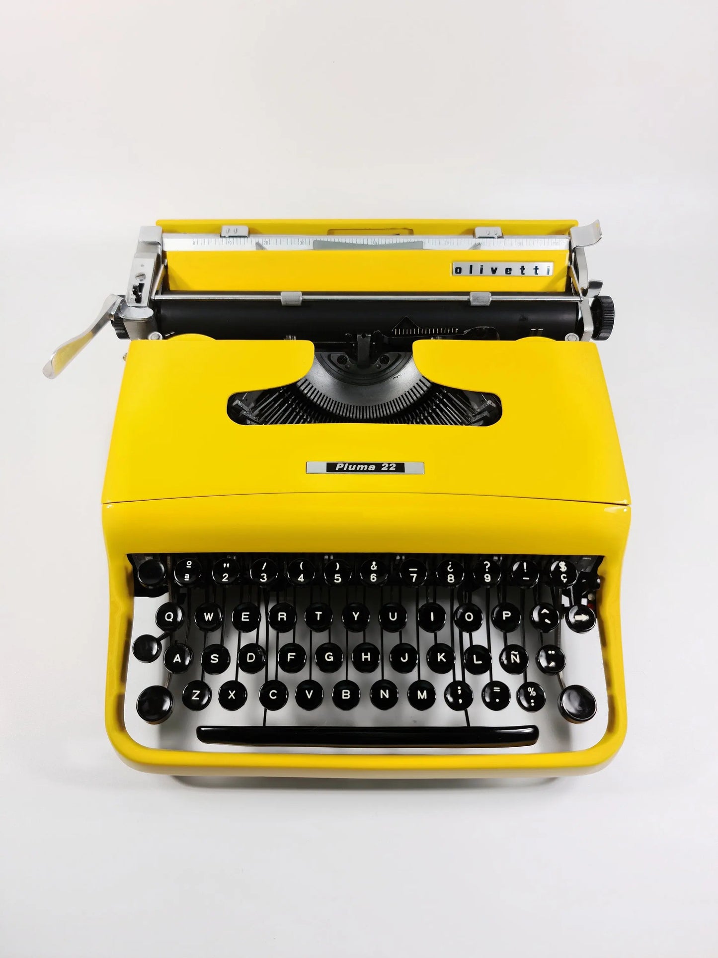 SALE! - Limited Edition Olivetti Pluma 22 Yellow Typewriter, Vintage, Mint Condition, Professionally Serviced - ElGranero Typewriter.Company