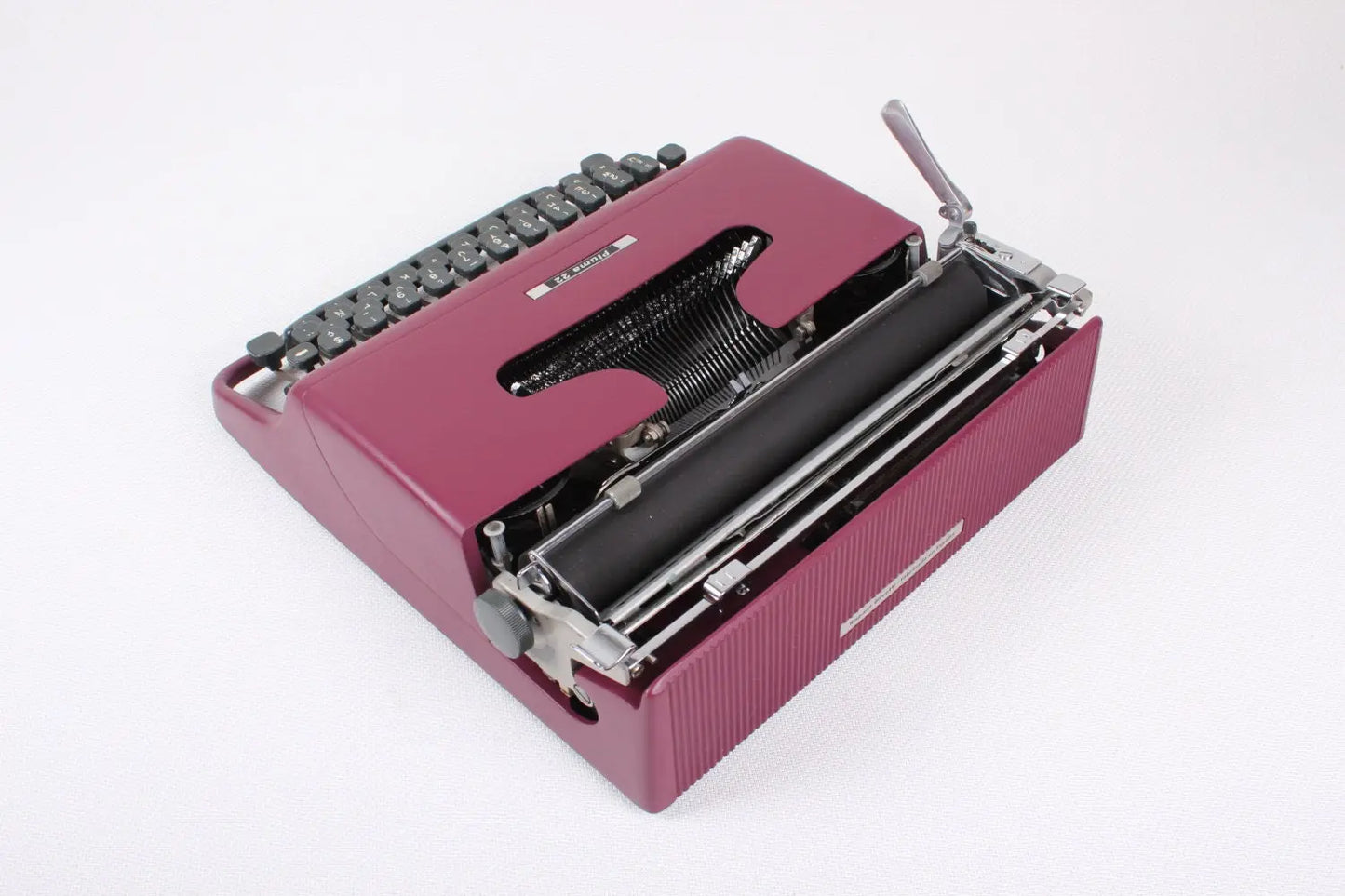 SALE! - Olivetti Pluma 22 Burgundy Typewriter, Vintage, Mint Condition, Professionally Serviced - ElGranero Typewriter.Company