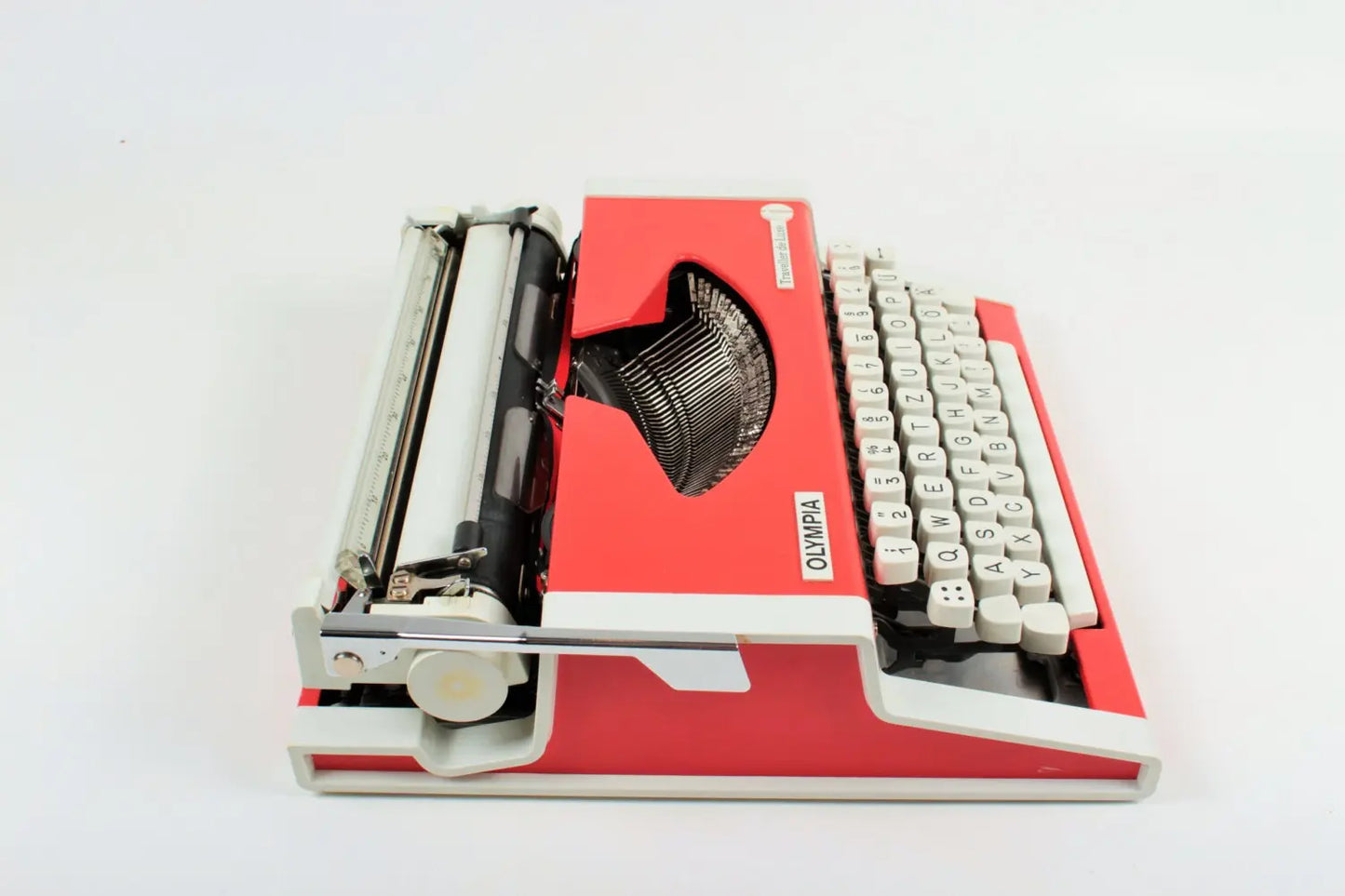SALE! - Olympia Traveller De Luxe Red Typewriter, Vintage, Professionally Serviced - ElGranero Typewriter.Company