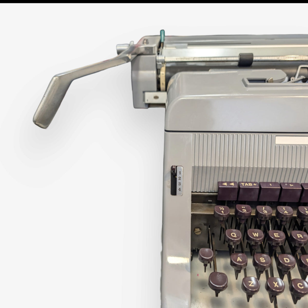 Olivetti Linea 88 Gray, Vintage Manual Standard Typewriter, Serviced