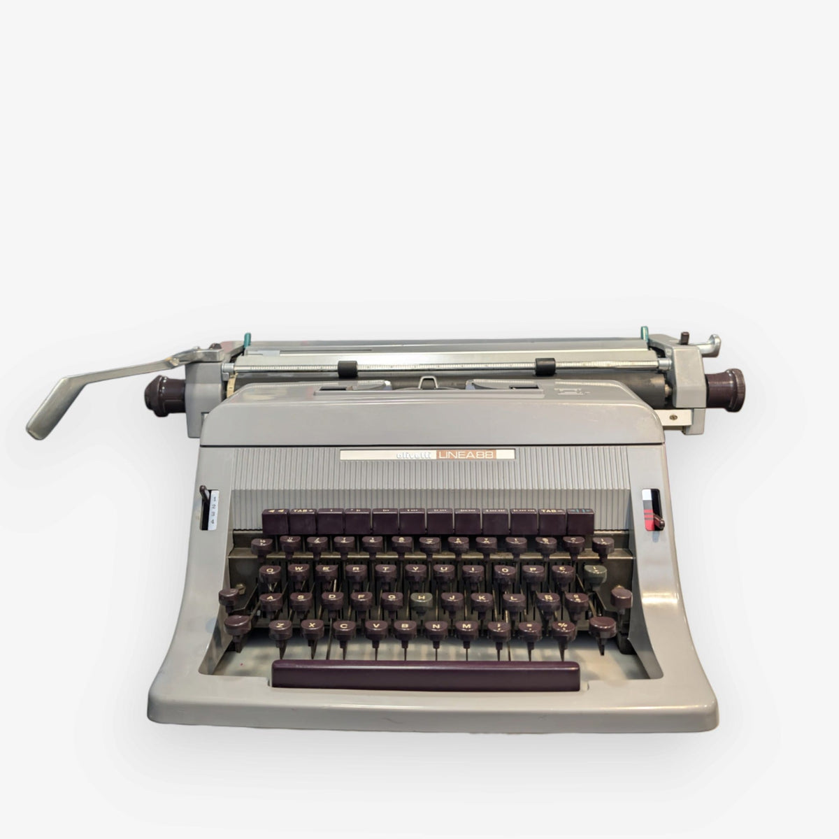 Olivetti Linea 88 Gray, Vintage Manual Standard Typewriter, Serviced
