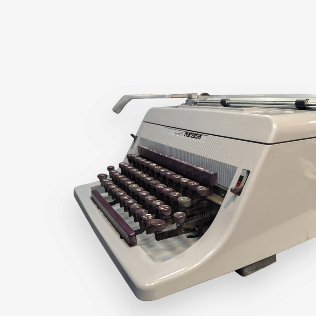 Olivetti Linea 88 Gray, Vintage Manual Standard Typewriter, Serviced